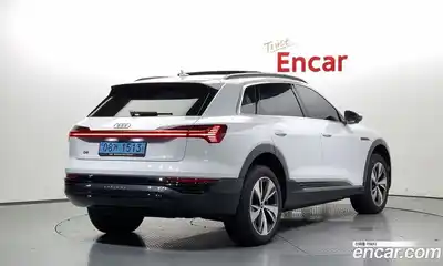 Audi Q8 e-tron 2024 0.3 Автомат в Москве № 195886, миниатюра 12