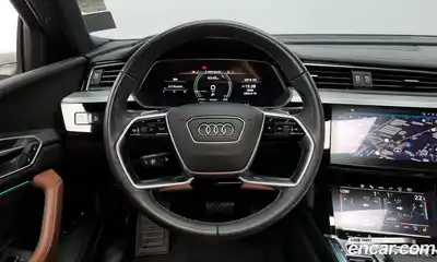 Audi Q8 e-tron 2024 0.3 Автомат в Москве № 195886, миниатюра 2