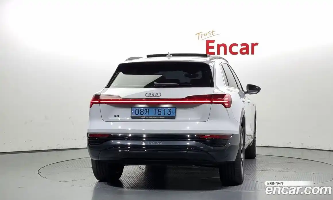 Audi Q8 e-tron 2024 0.3 Автомат в Москве № 195886, фото 3