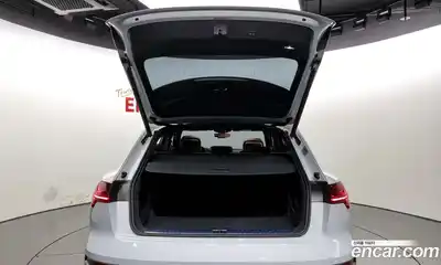 Audi Q8 e-tron 2024 0.3 Автомат в Москве № 195886, миниатюра 9