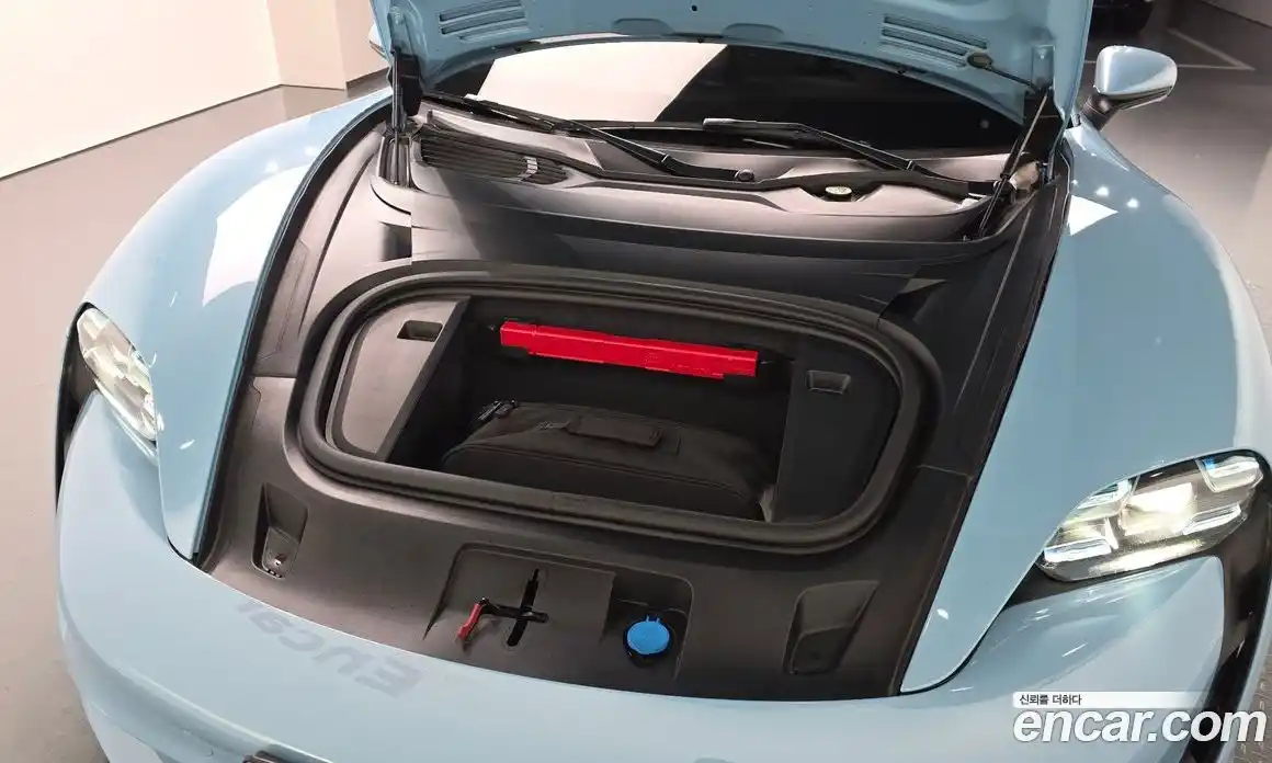 Porsche Taycan 2022 0.1 Автомат в Москве № 197458, фото 8