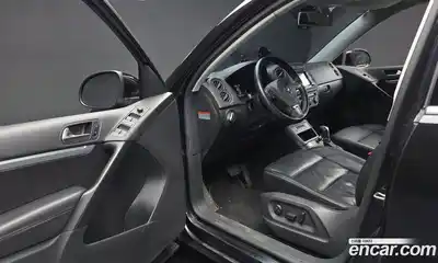 Volkswagen Tiguan 2016 2.0 Автомат в Москве № 199266, миниатюра 12