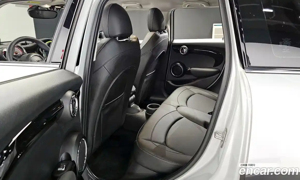 Mini Cooper 2020 1.5 Автомат в Москве № 200101, фото 10