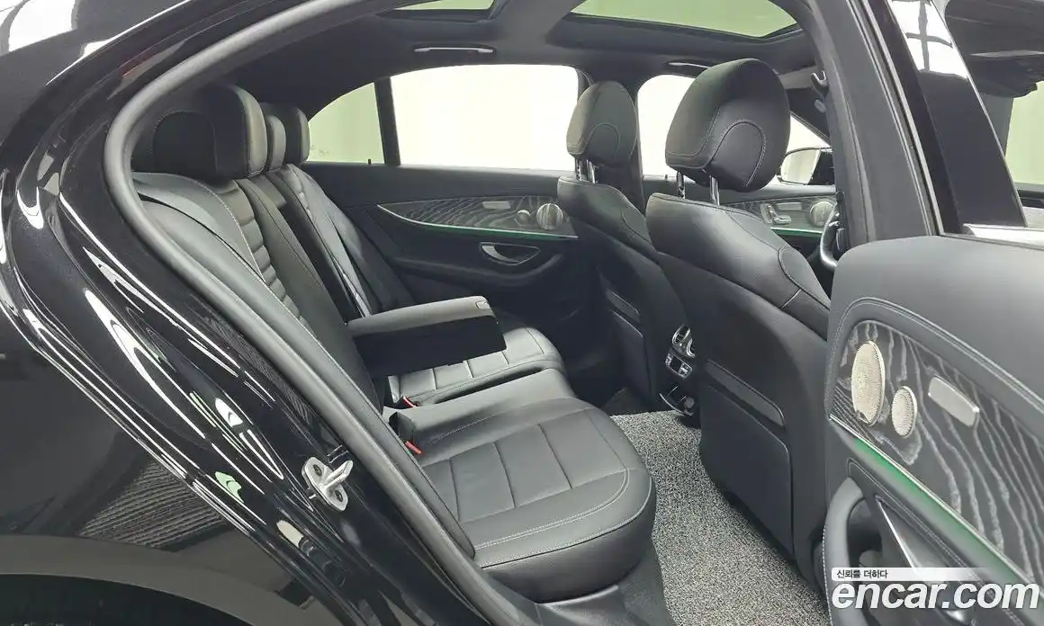 Mercedes-Benz E-Class 2022 2.0 Автомат в Москве № 204400, фото 13