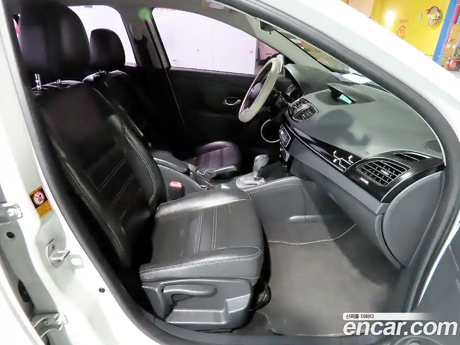 Renault SM3 2017 Автомат в Москве № 206144, фото 10