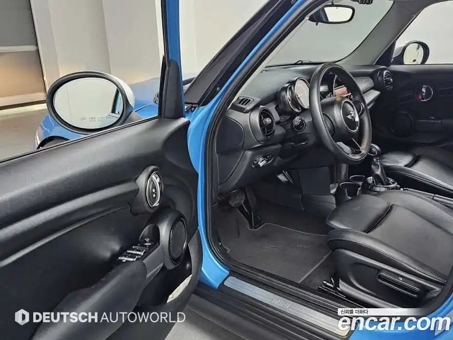 Mini Cooper 2015 1.5 Автомат в Москве № 211059, фото 11