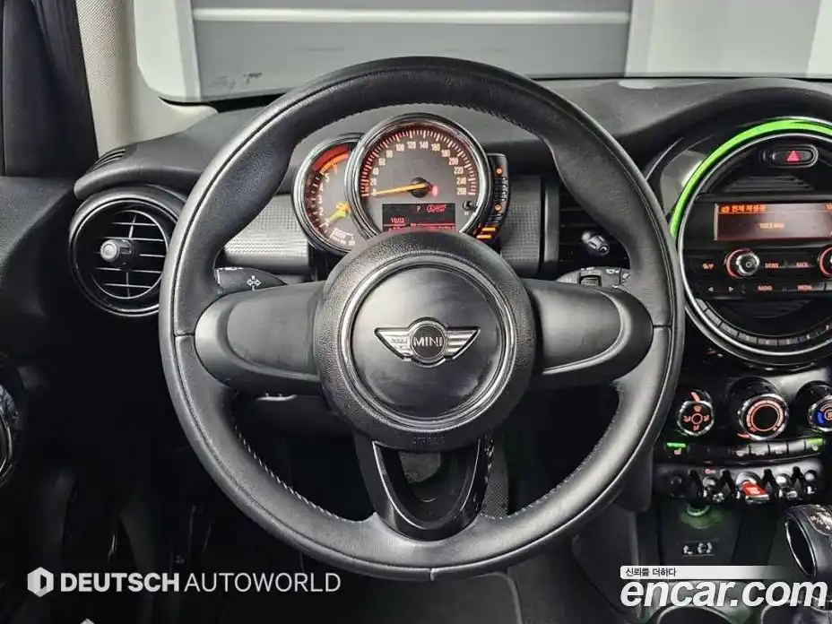 Mini Cooper 2015 1.5 Автомат в Москве № 211059, фото 13