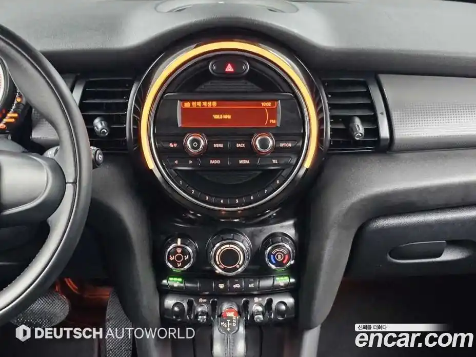 Mini Cooper 2015 1.5 Автомат в Москве № 211059, фото 14