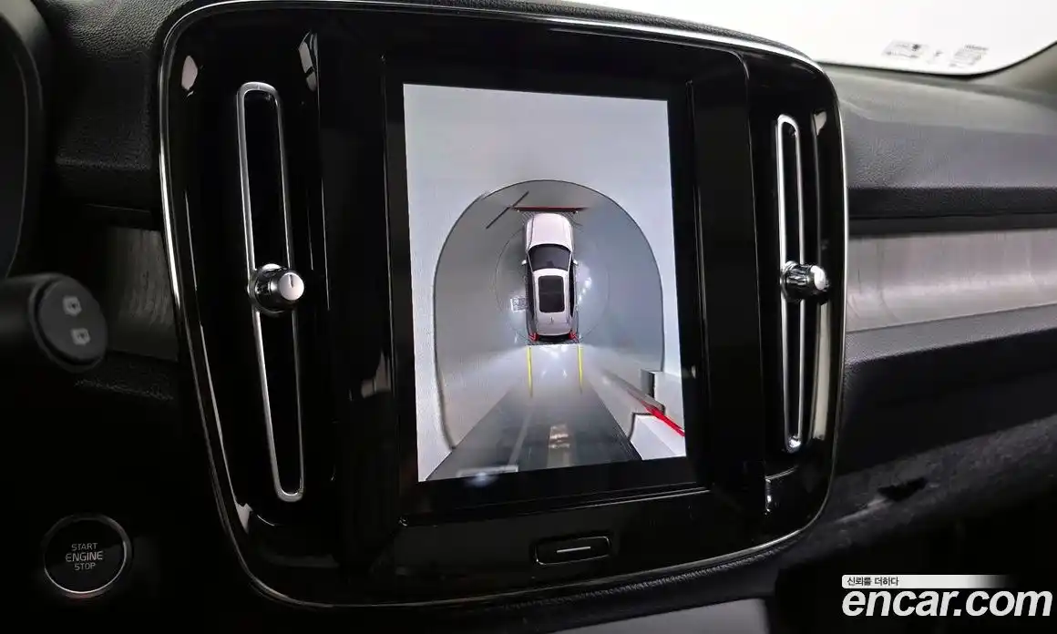 Volvo XC40 2023 2.0 Автомат в Москве № 212796, фото 13