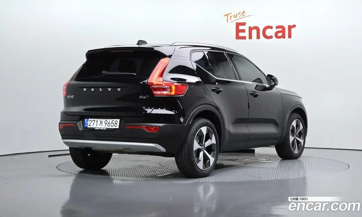 Volvo XC40 2023 2.0 Автомат в Москве № 212796, фото 4