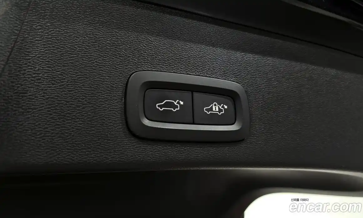 Volvo XC40 2023 2.0 Автомат в Москве № 212796, фото 8