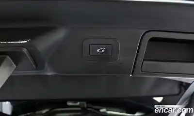 Land Rover Range-Rover Velar 2023 2.0 Автомат в Москве № 213441, миниатюра 11