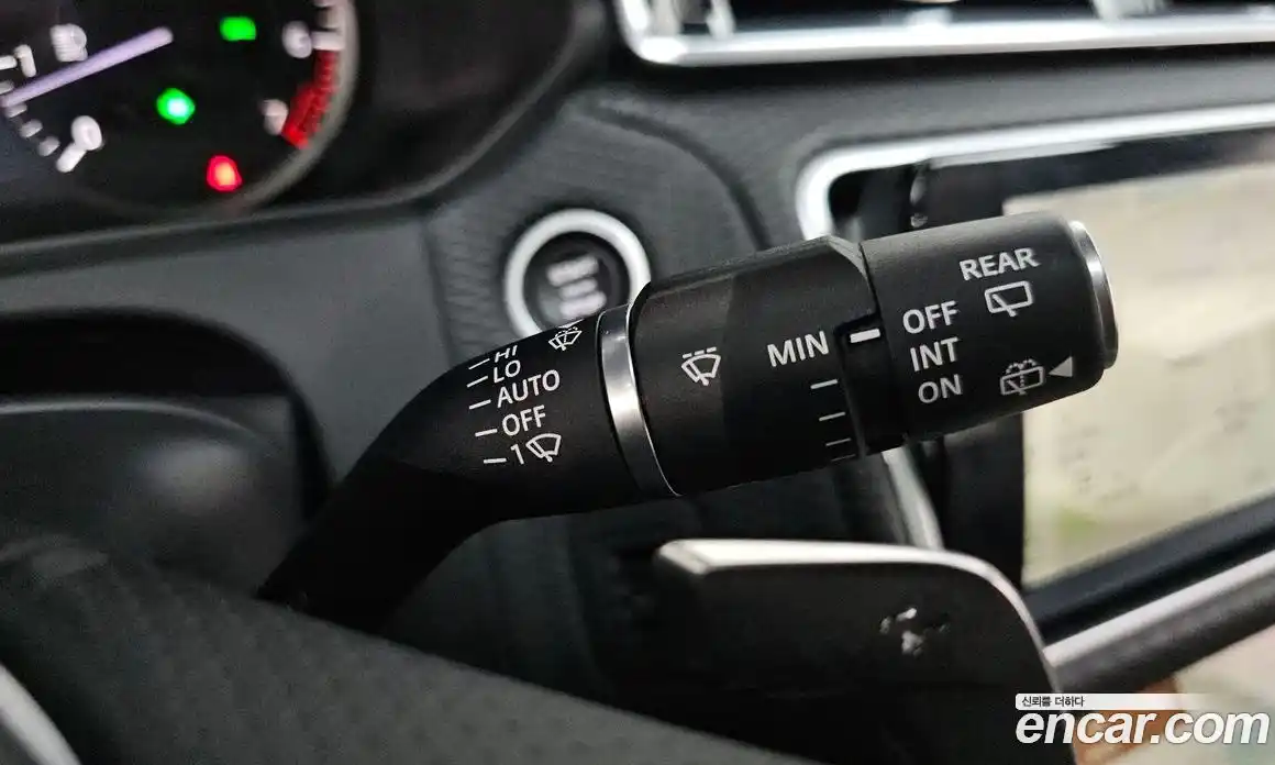 Land Rover Range-Rover Velar 2023 2.0 Автомат в Москве № 213441, фото 19