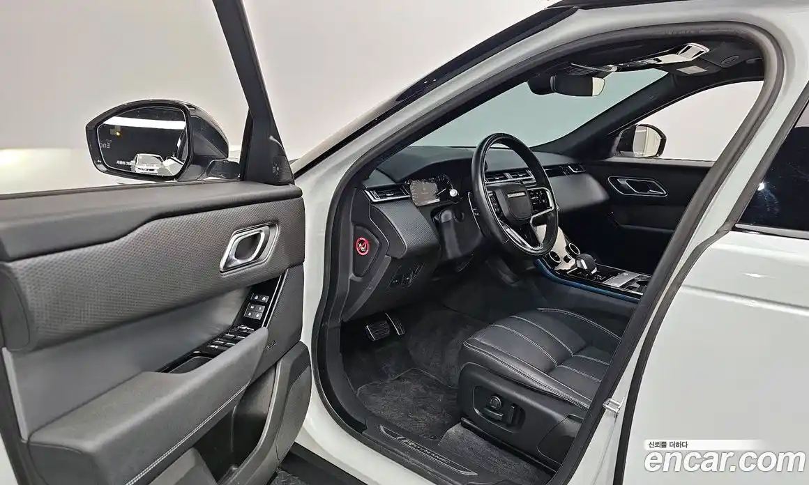 Land Rover Range-Rover Velar 2023 2.0 Автомат в Москве № 213441, фото 8