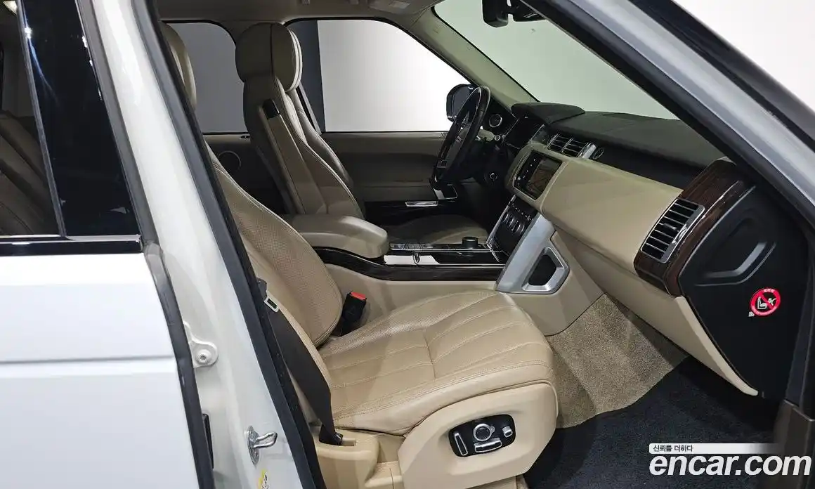 Land Rover Range-Rover 2016 4.4 Автомат в Москве № 213768, фото 1