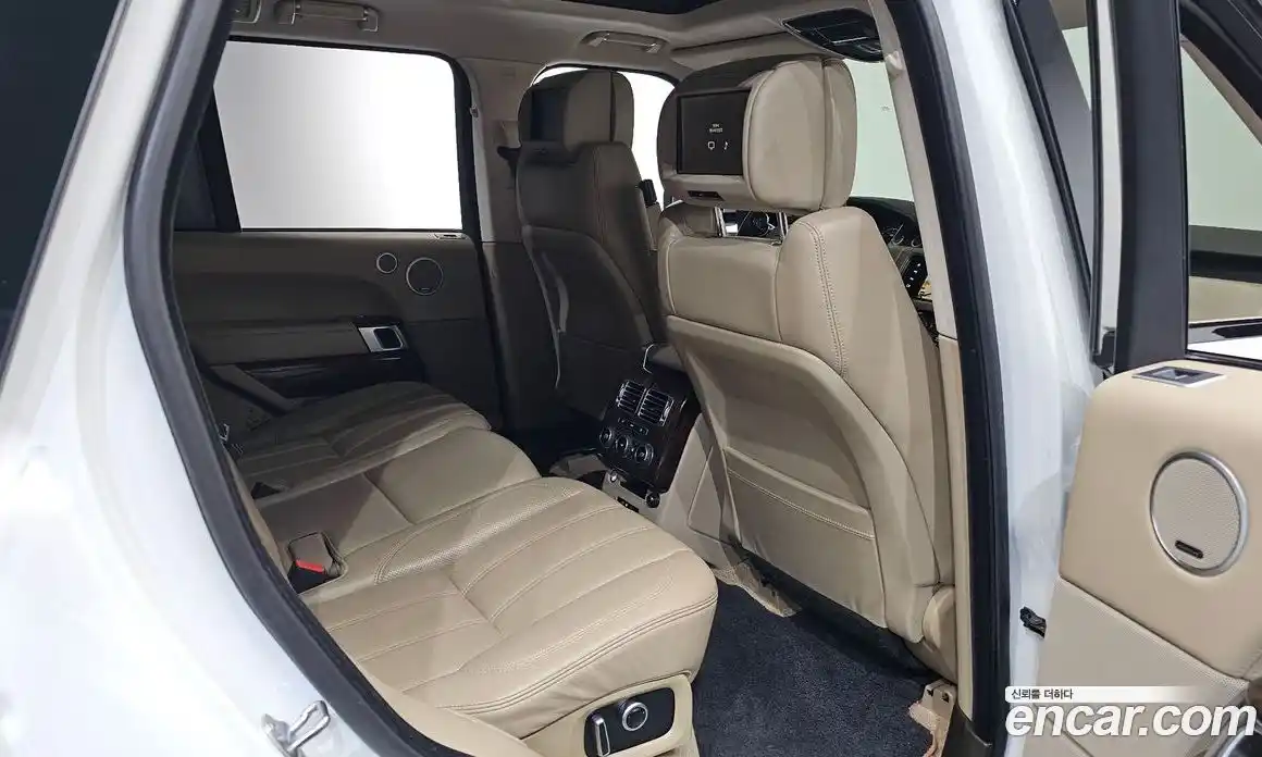 Land Rover Range-Rover 2016 4.4 Автомат в Москве № 213768, фото 19