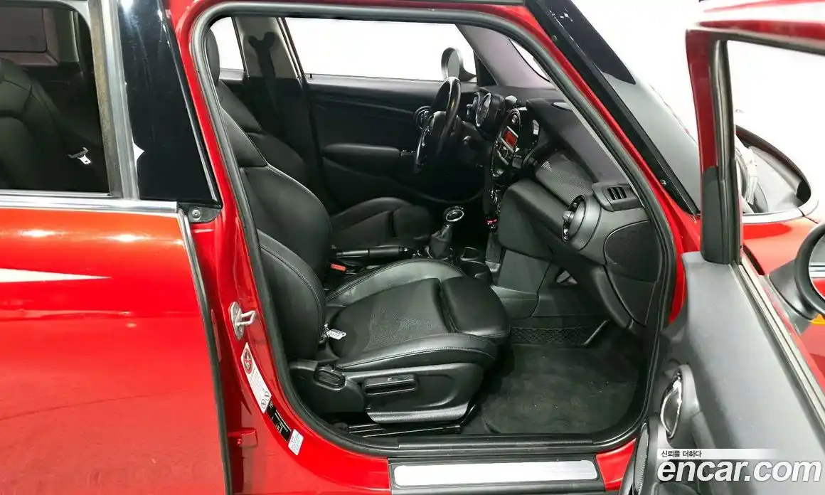 Mini Cooper 2015 1.5 Автомат в Москве № 214366, фото 11