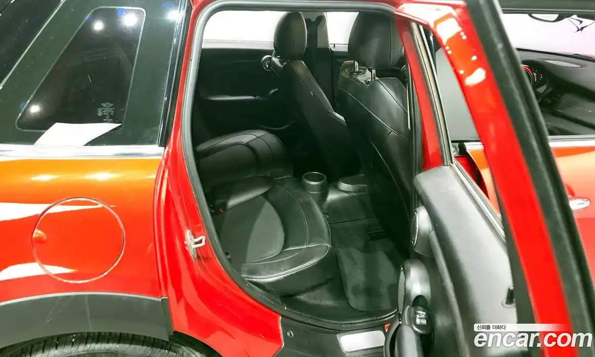 Mini Cooper 2015 1.5 Автомат в Москве № 214366, фото 12