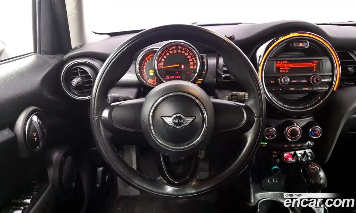 Mini Cooper 2015 1.5 Автомат в Москве № 214366, фото 13