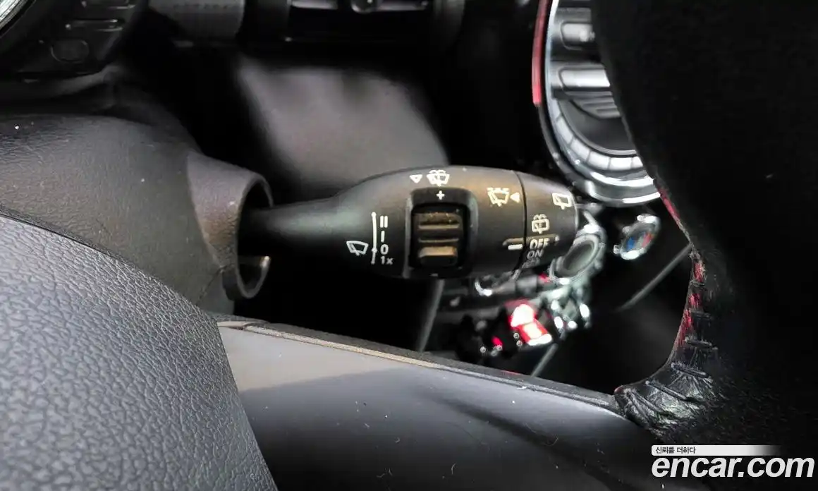 Mini Cooper 2015 1.5 Автомат в Москве № 214366, фото 18