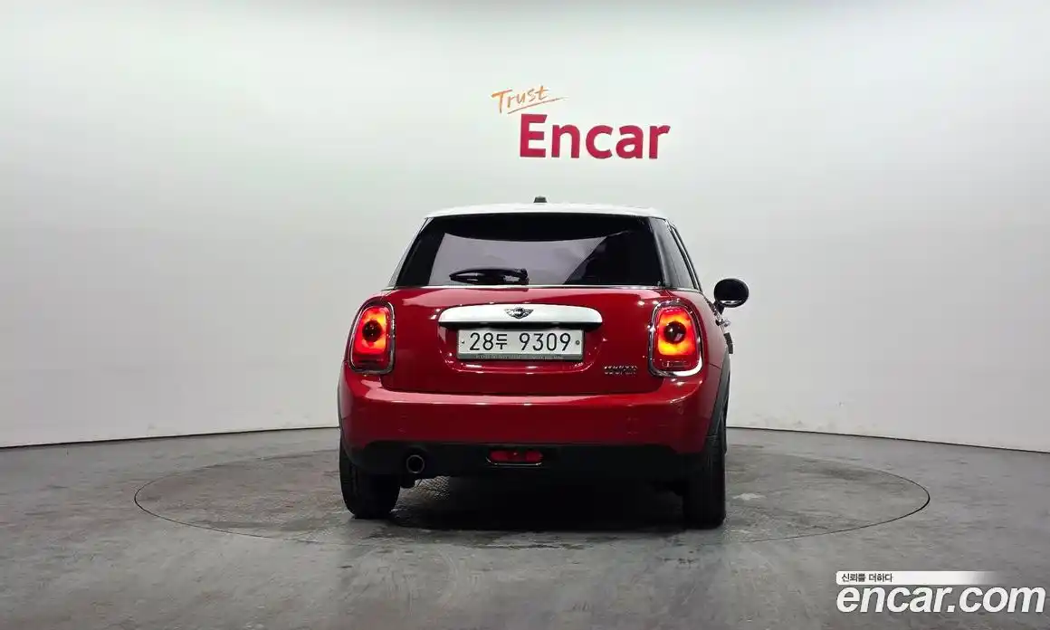 Mini Cooper 2015 1.5 Автомат в Москве № 214366, фото 4