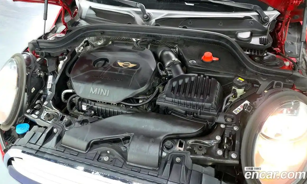 Mini Cooper 2015 1.5 Автомат в Москве № 214366, фото 6