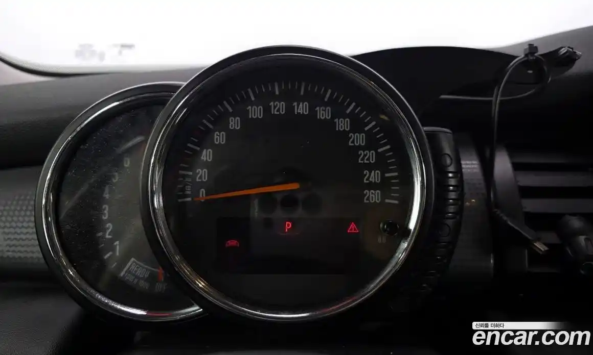 Mini Cooper 2015 1.5 Автомат в Москве № 214366, фото 8