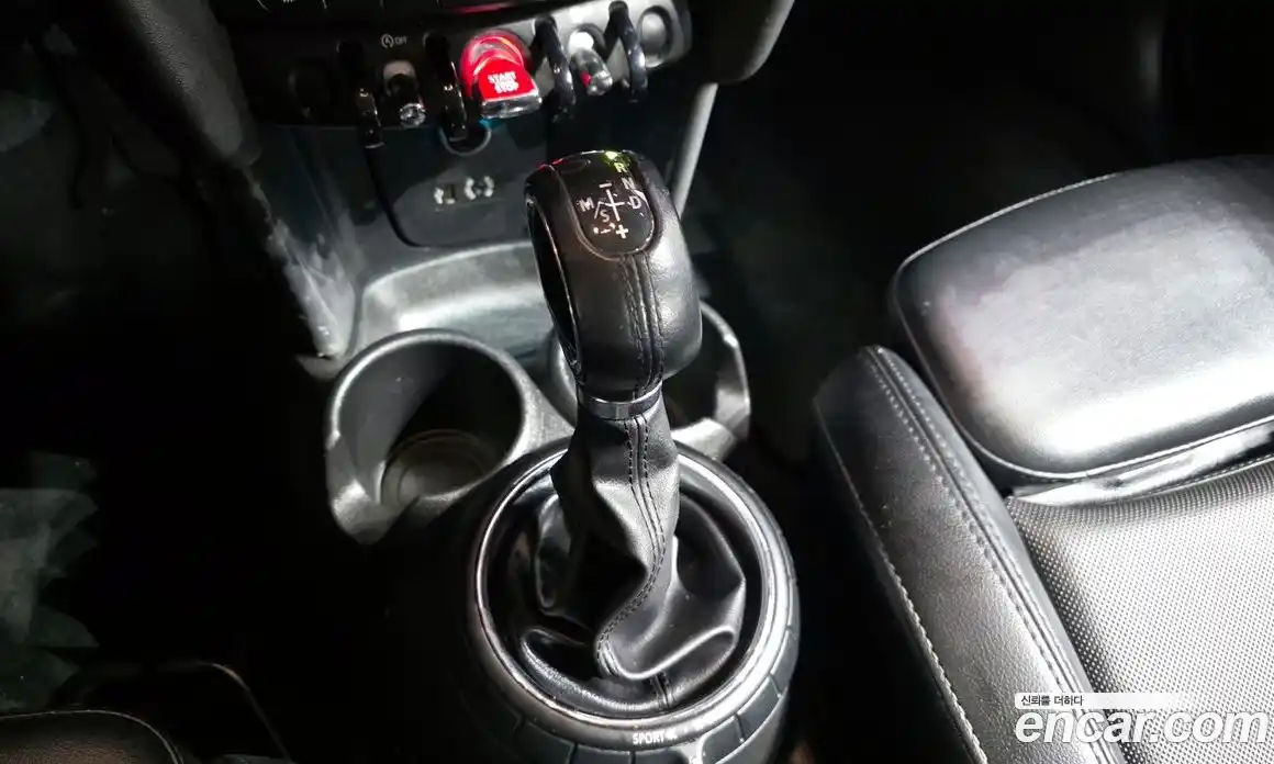 Mini Cooper 2015 1.5 Автомат в Москве № 214366, фото 9