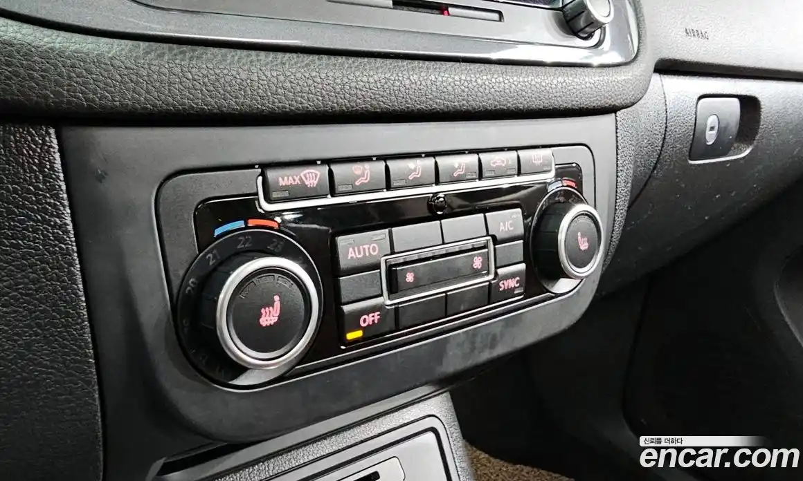 Volkswagen Tiguan 2015 2.0 Автомат в Москве № 215352, фото 12