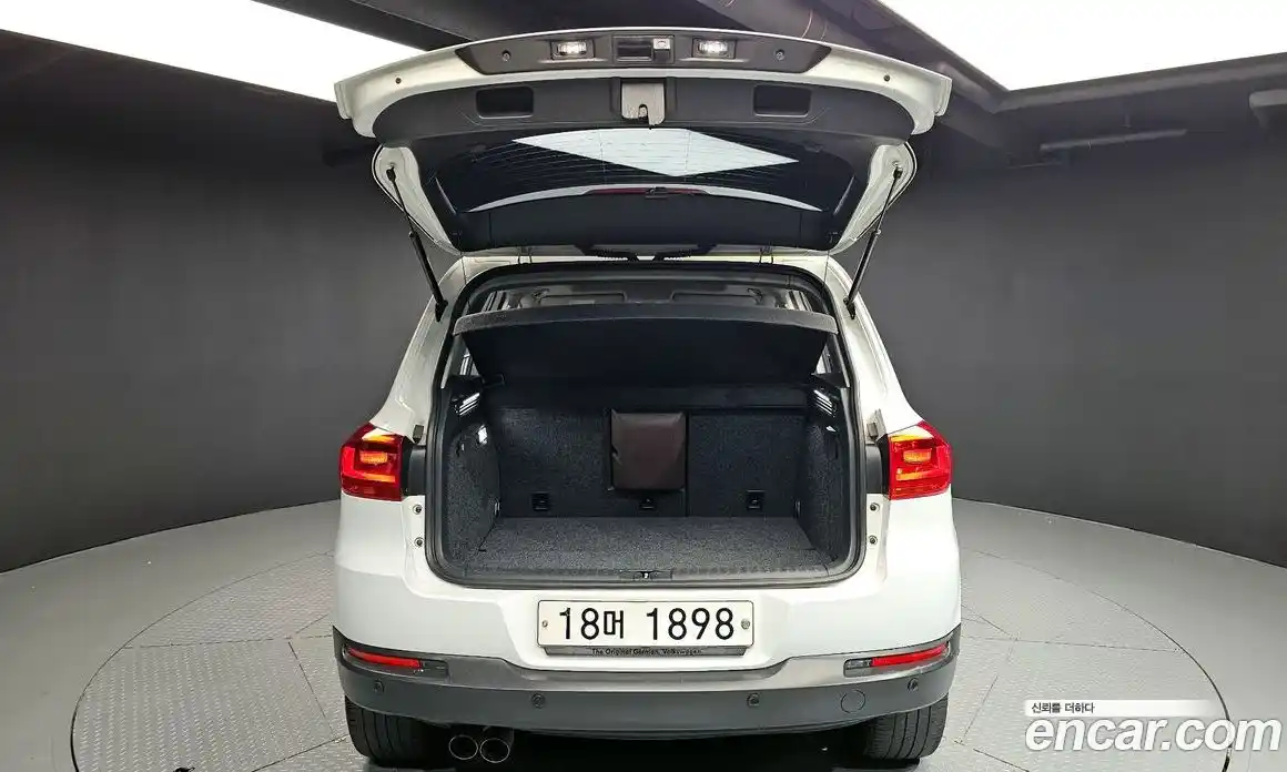 Volkswagen Tiguan 2015 2.0 Автомат в Москве № 215352, фото 16