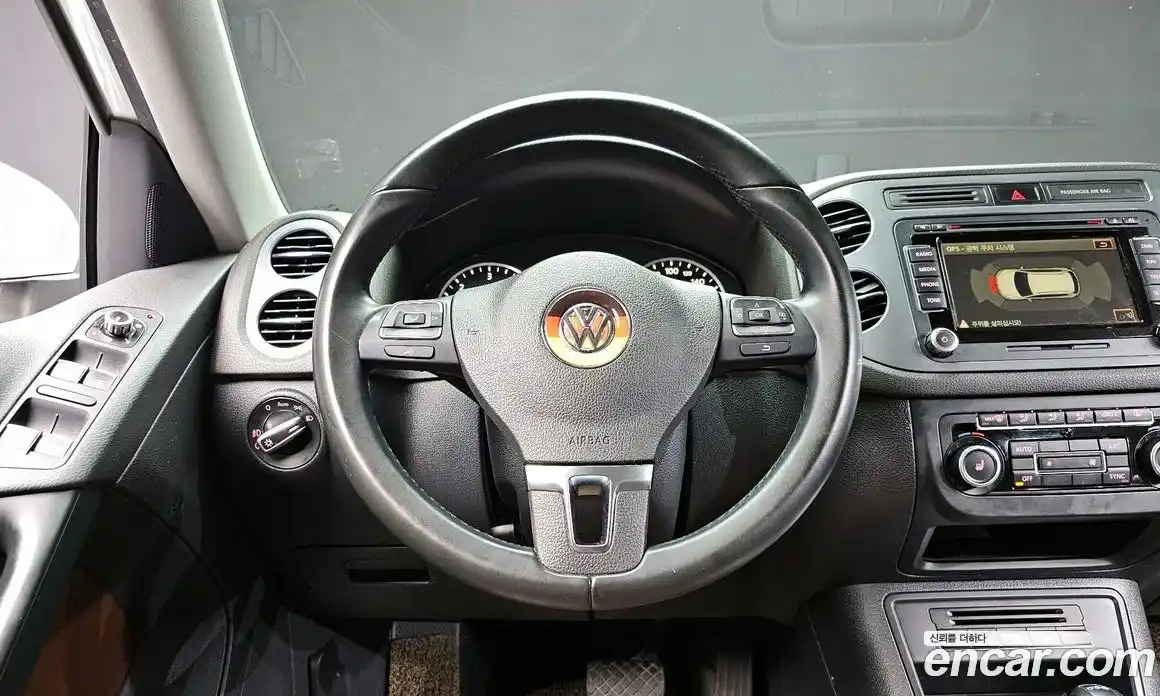 Volkswagen Tiguan 2015 2.0 Автомат в Москве № 215352, фото 17