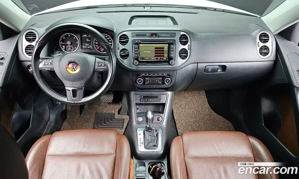 Volkswagen Tiguan 2015 2.0 Автомат в Москве № 215352, фото 19