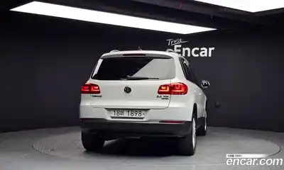Volkswagen Tiguan 2015 2.0 Автомат в Москве № 215352, миниатюра 6