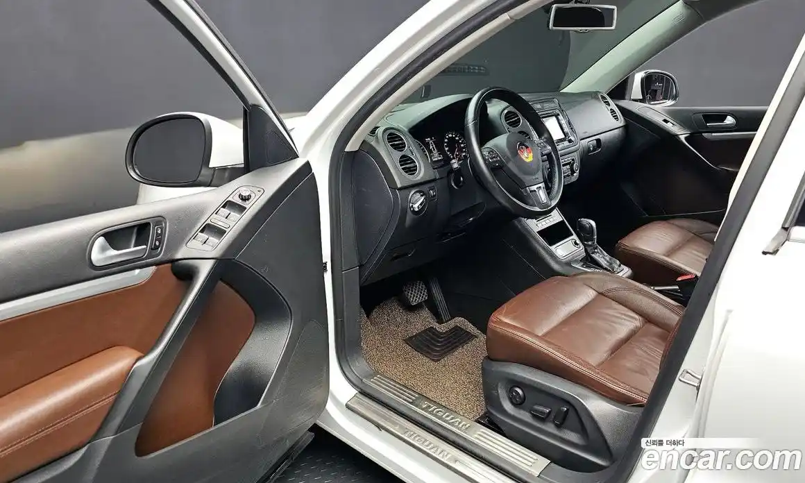 Volkswagen Tiguan 2015 2.0 Автомат в Москве № 215352, фото 10