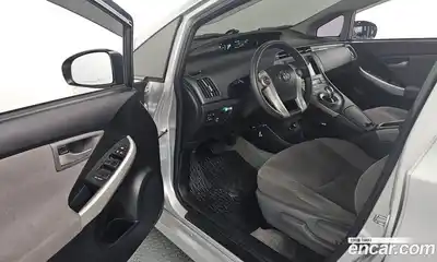 Toyota Prius 2013 1.8 Автомат в Москве № 215534, миниатюра 11