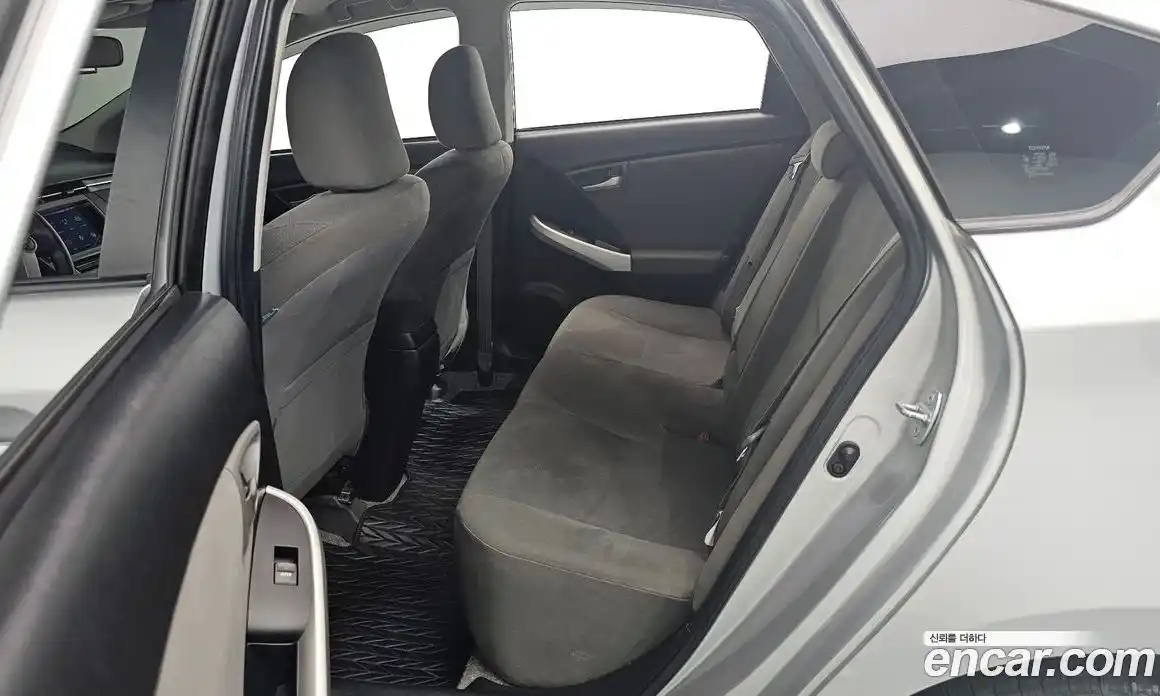 Toyota Prius 2013 1.8 Автомат в Москве № 215534, фото 12