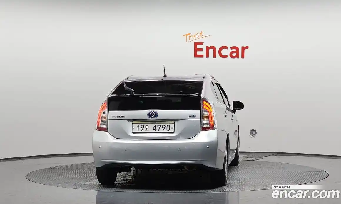 Toyota Prius 2013 1.8 Автомат в Москве № 215534, фото 4