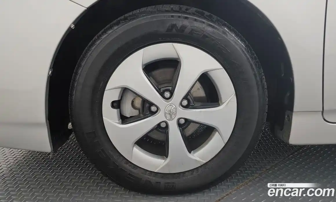 Toyota Prius 2013 1.8 Автомат в Москве № 215534, фото 5