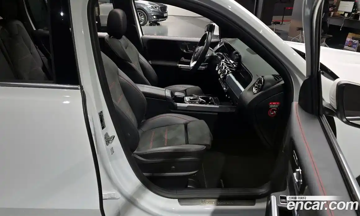 Mercedes-Benz GLB-Class 2023 2.0 Автомат в Москве № 223120, фото 17