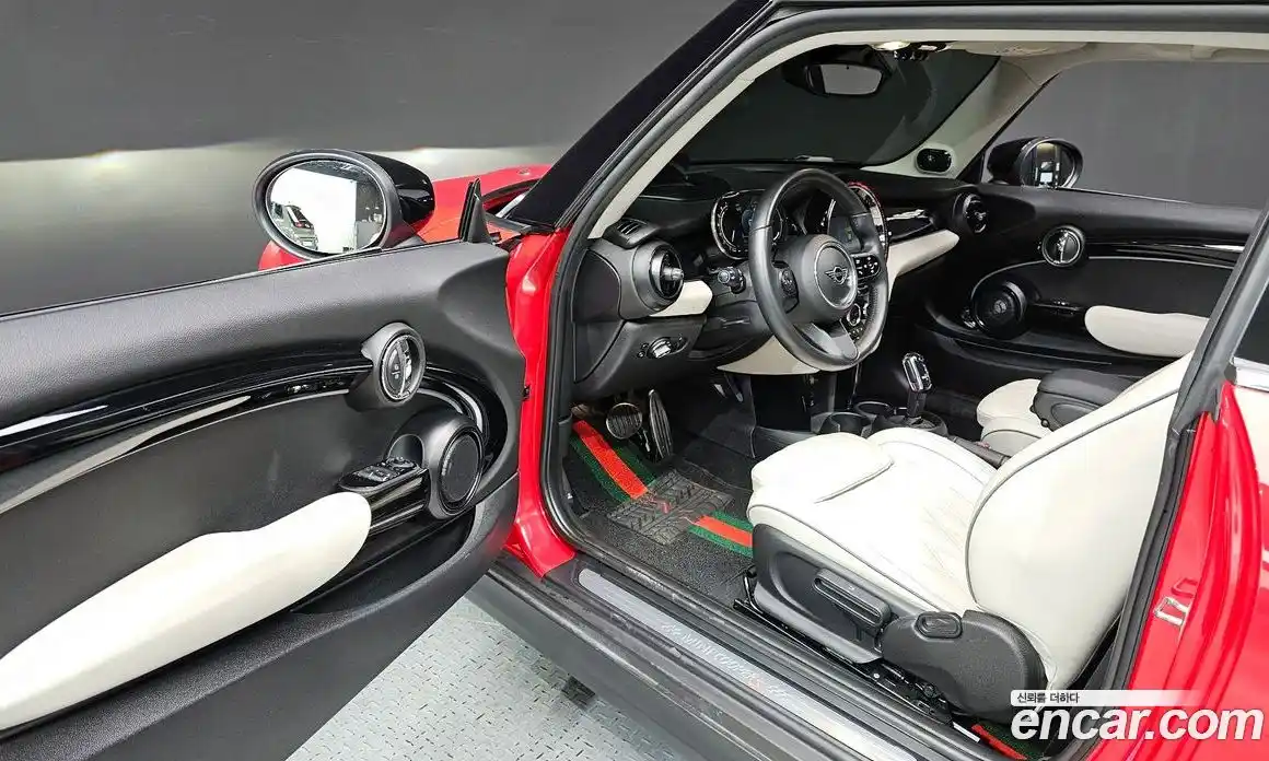 Mini Cooper 2023 2.0 Автомат в Москве № 223669, фото 9