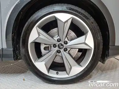 Audi Q4 e-tron 2025 0.2 Автомат в Москве № 230323, миниатюра 5