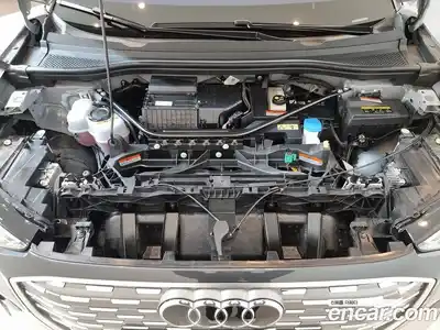 Audi Q4 e-tron 2025 0.2 Автомат в Москве № 230323, миниатюра 6