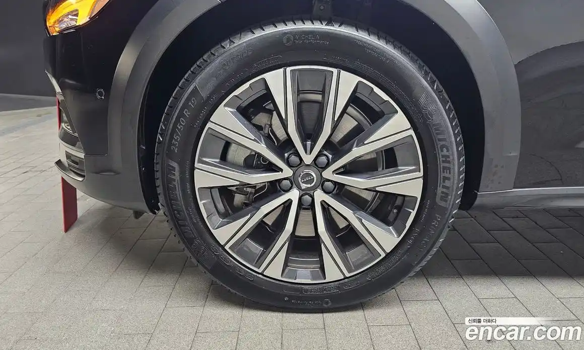 Volvo V90 2024 2.0 Автомат в Москве № 230387, фото 17