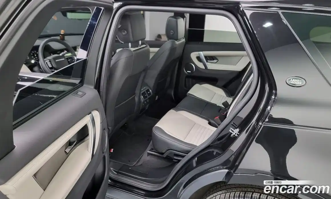 Land Rover Discovery Sport 2024 2.0 Автомат в Москве № 231142, фото 18