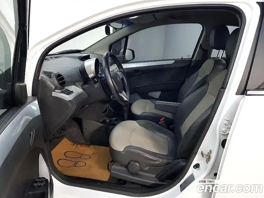 Chevrolet Spark 2012 1.0 Автомат в Москве № 23142, фото 7