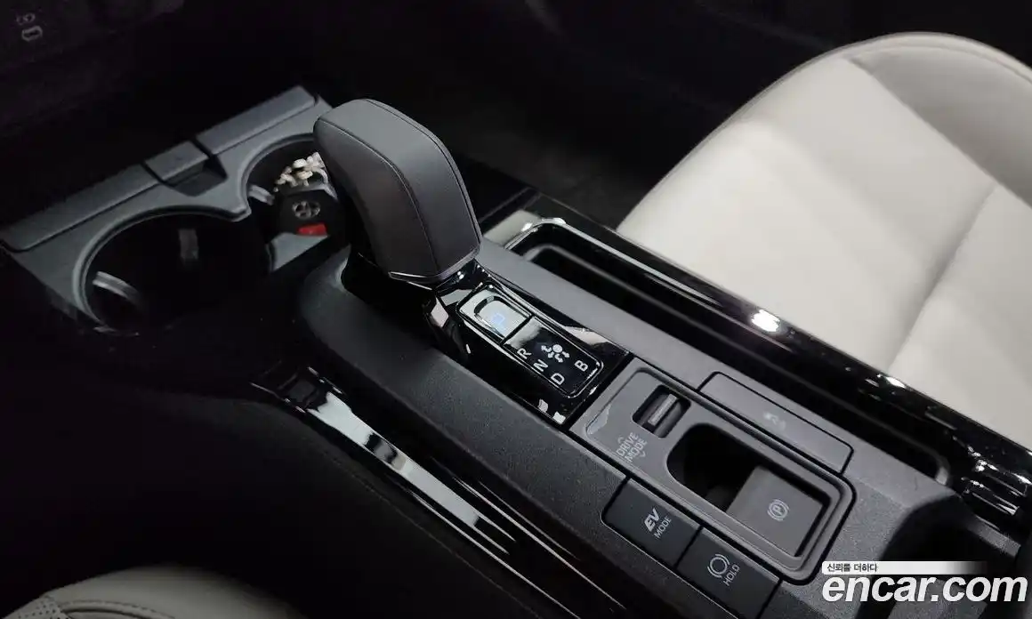 Toyota Prius 2024 2.0 Автомат в Москве № 248330, фото 9