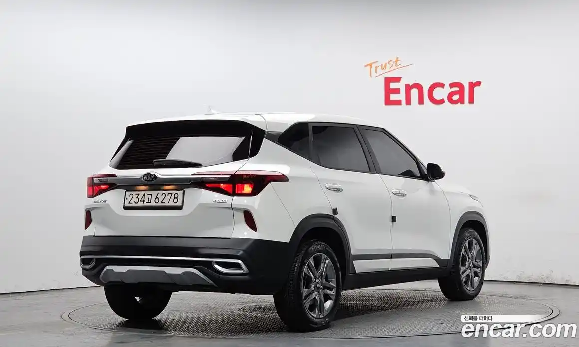 Kia Seltos 2022 1.6 Автомат в Москве № 249718, фото 13