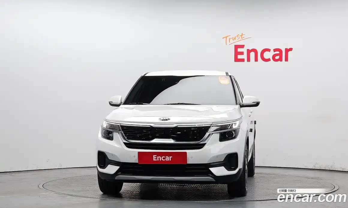 Kia Seltos 2022 1.6 Автомат в Москве № 249718, фото 3