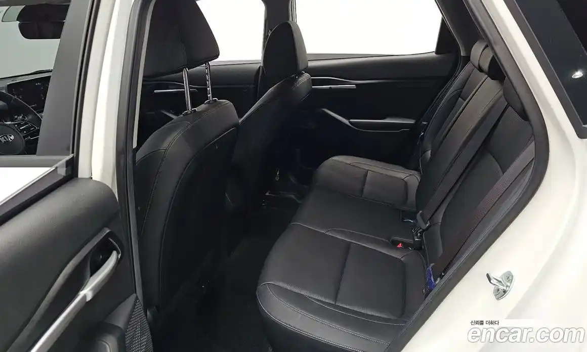 Kia Seltos 2022 1.6 Автомат в Москве № 249718, фото 8