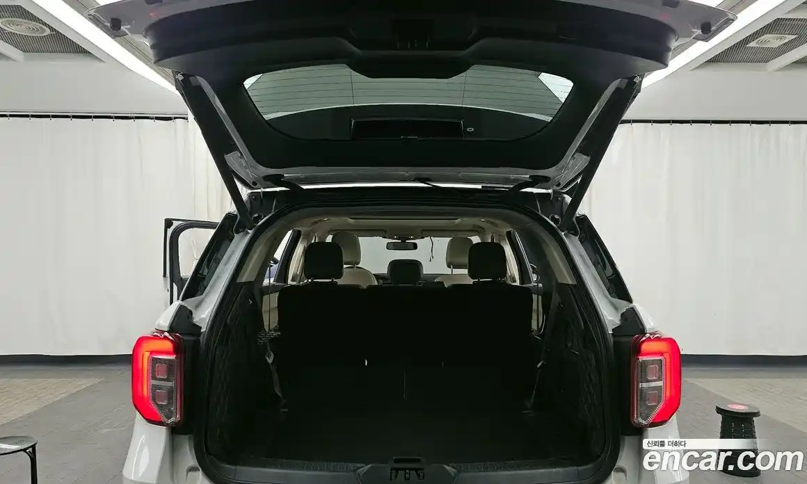 Ford Explorer 2021 2.3 Автомат в Москве № 255579, фото 3